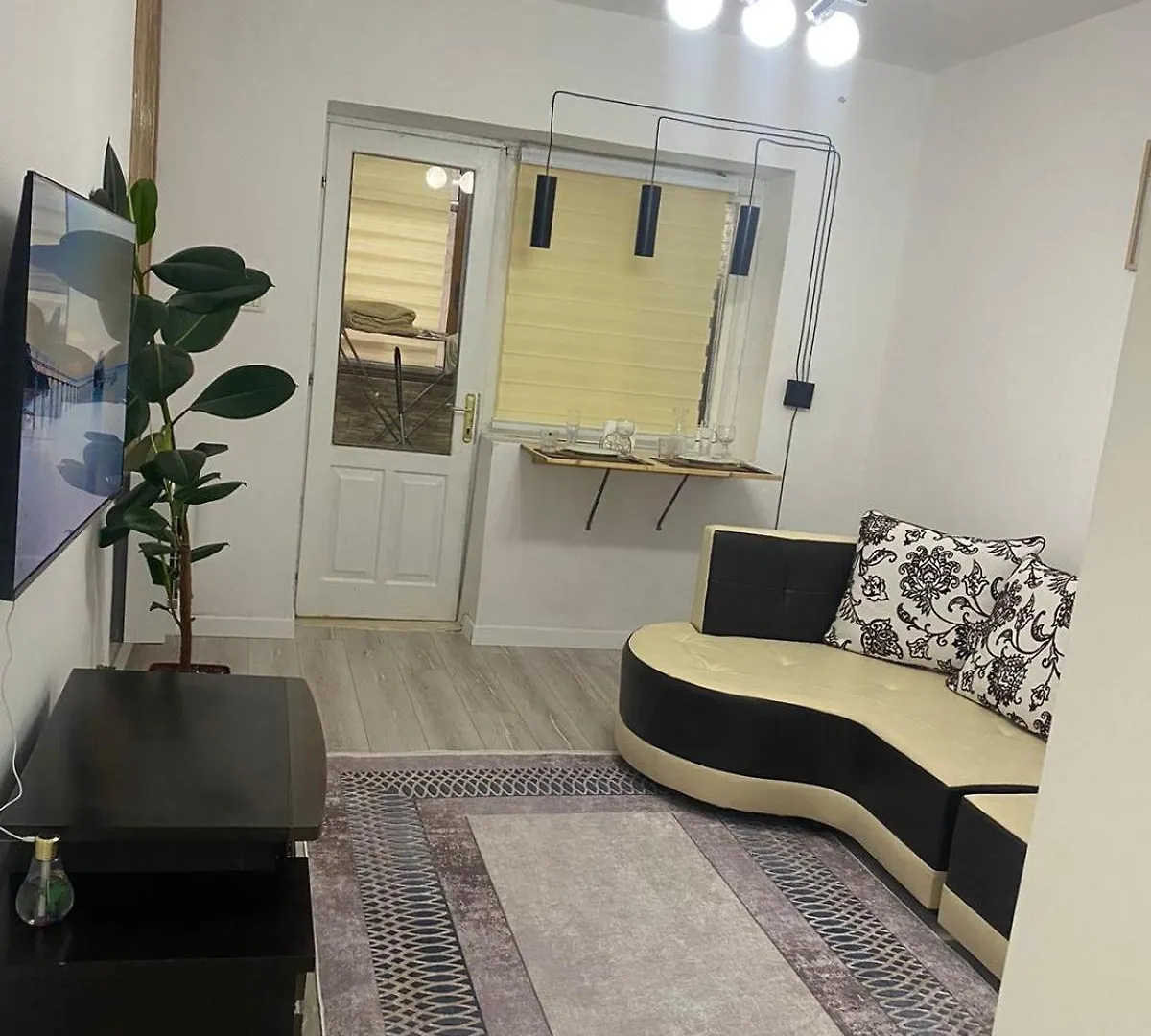 Juliette Apt With Private Garden Korce 0*,  Albania