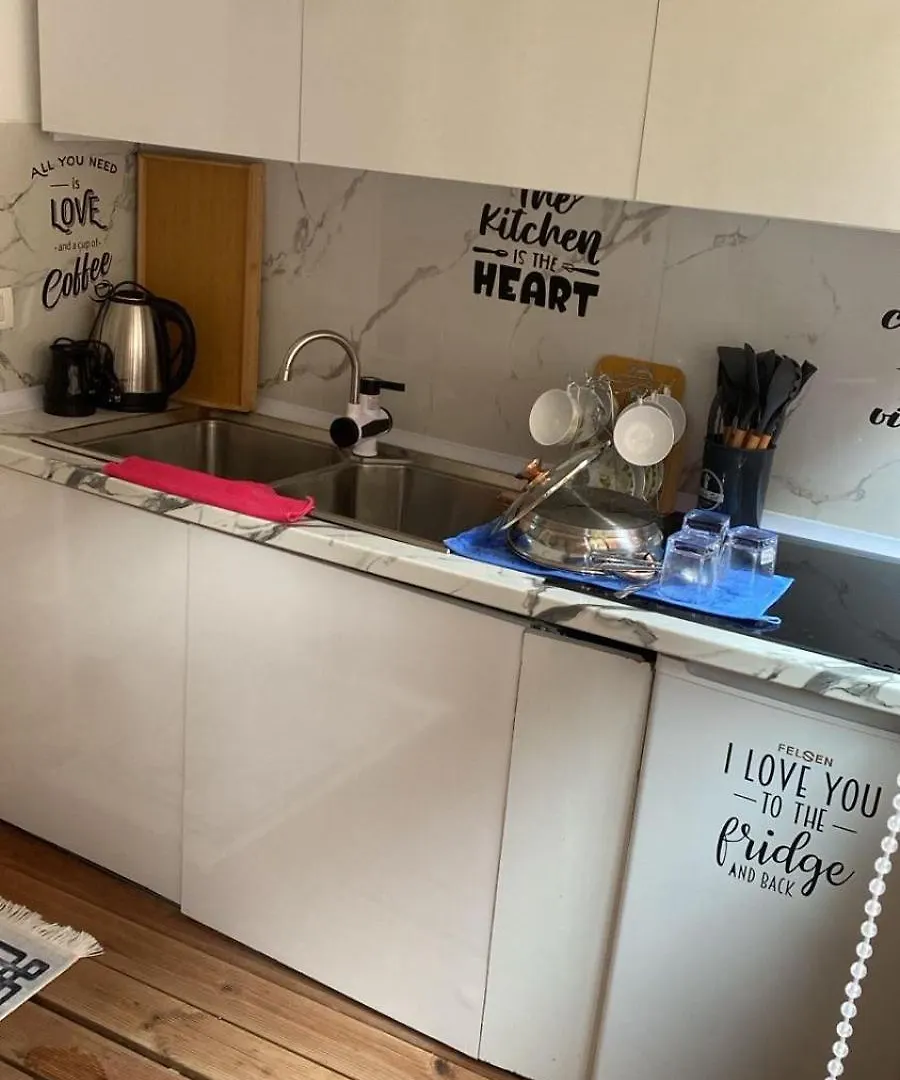 Juliette Apt With Private Garden Korce Apartment